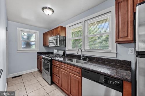 302 Franklin Ave, Beverly NJ  08010-1808 exterior