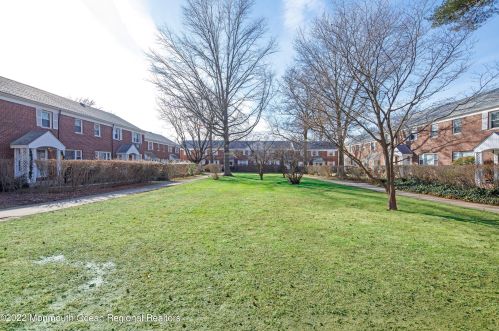 148 Mnr Dr, Tinton Falls NJ 07701-2456 exterior