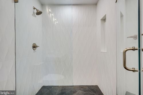 4915 Western Ave, Washington DC  20016-4319 exterior