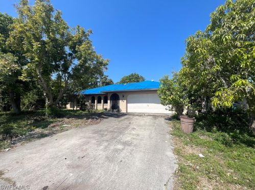 24 20th Ct, Cape Coral, FL 33909-2881