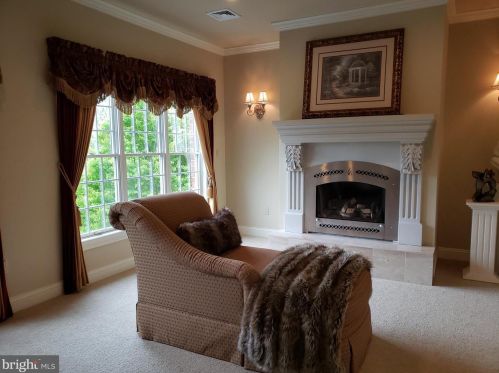 4260 Wyndemere Cir, Schnecksville PA  18078-3527 exterior