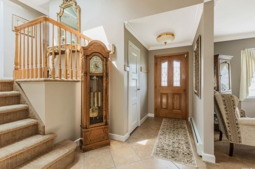 1777 Collins St, Seaford, NY 11783-2203