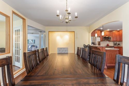 46 Merriland Rd, Stamford CT  06903-1717 exterior