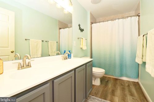 164 Pebble Beach Dr, Charles Town WV  25414-4074 exterior