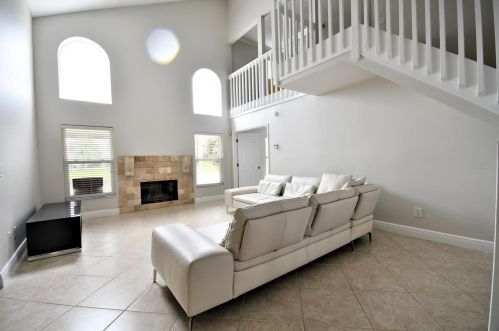 1240 Ballyshannon Pkwy, Orlando, FL 32828-8684