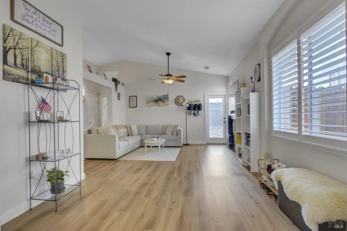 885 Turquoise St, Vacaville CA  95687-7810 exterior