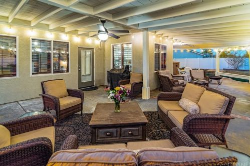 42240 Ridge View Dr, Lancaster CA 93536-7382 exterior