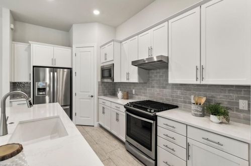 2754 Aviamar Cir, Naples FL 34114-0097 exterior