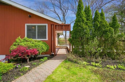 77 High View Ter, Pleasantville, NY 10570-1222