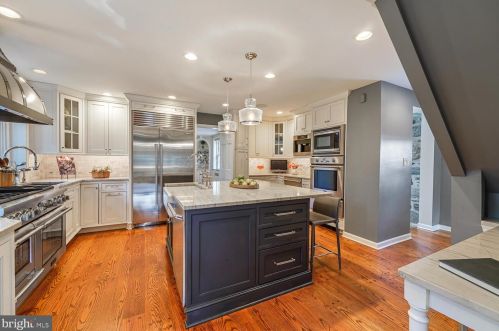 101 Marple Rd, Haverford PA  19041-1027 exterior