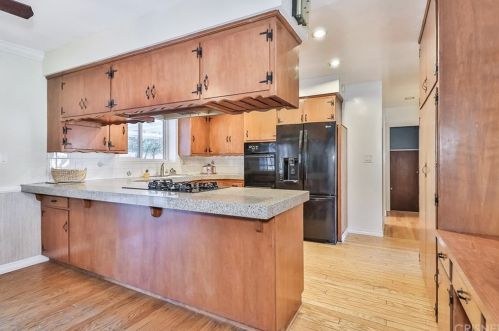 1229 Carmel Dr, Simi Valley CA 93065-4118 exterior