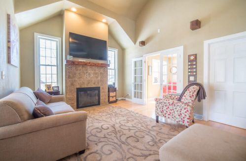 30428 Beachview Ln, Waterford, WI 53185-3455