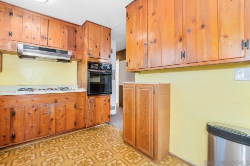 3812 Conrad Ave, San Diego CA 92117-2018 exterior