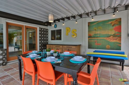 1135 Sunrise Way, Palm Springs CA  92262-5310 exterior