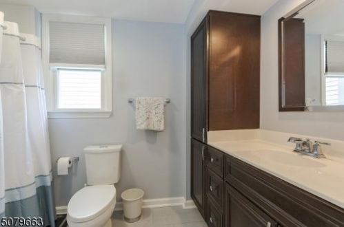 25 Race St, Nutley NJ  07110-2627 exterior