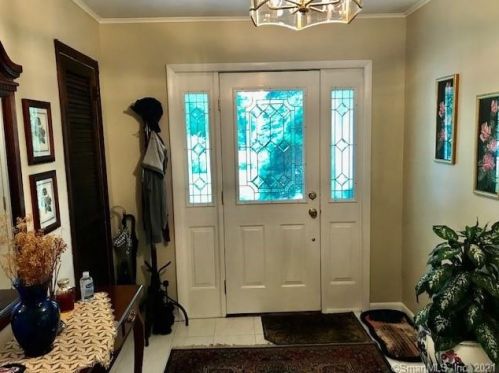 12 Evergreen Dr, Bethel, CT 06801-1146