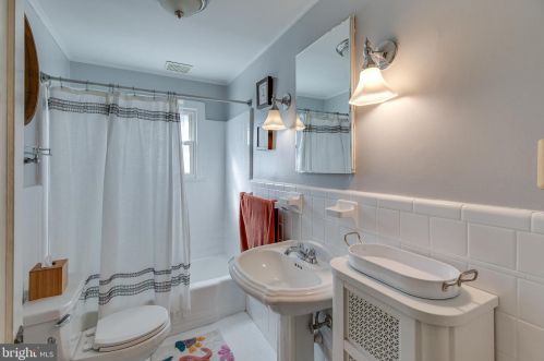 8218 Cadwalader Ave, Melrose Park PA  19027-2406 exterior