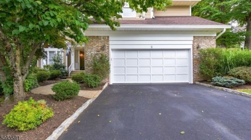 2 Kestrel Ln, Bedminster, NJ 07921-1863