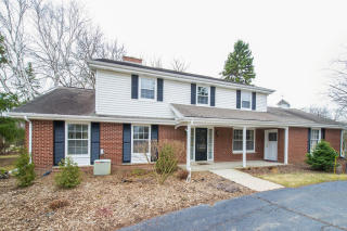 1055 Duchess Ct, Milwaukee WI  53217-1209 exterior