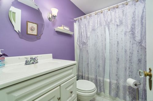 433 Newfield St, Middletown CT 06457-1830 exterior