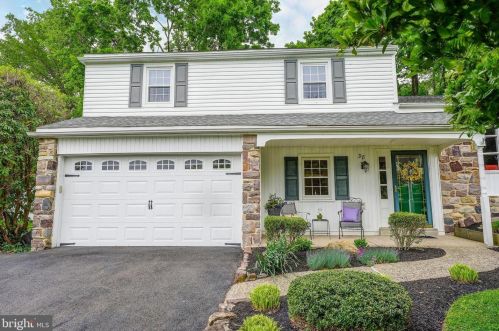 38 Buttonwood Dr, Southampton, PA 18966-1423