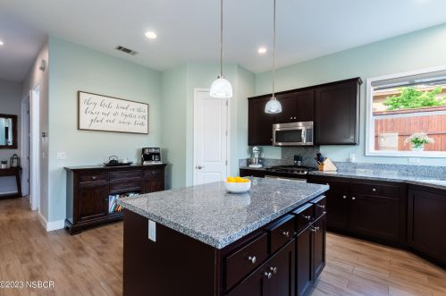 622 Wildflower Dr, Santa Maria CA  93455-6099 exterior