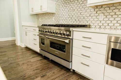 10 Woodward Rd, Lincoln RI  02865-4917 exterior