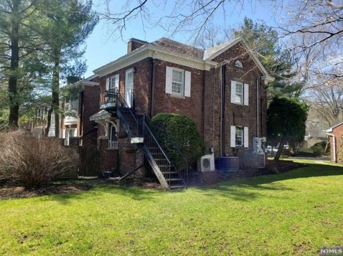 344 Ridgewood Rd, South Orange NJ  07079-1622 exterior