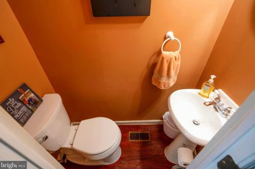 104 Shenandoah Rd, Riverton NJ  08077-3147 exterior