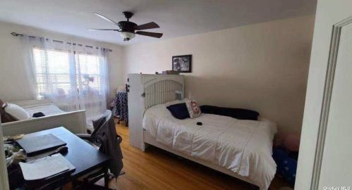 22-14 49th St, Long Island City, NY 11105-1206