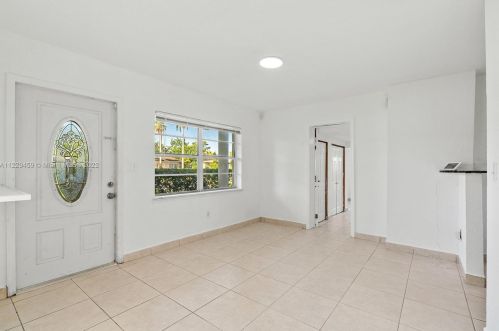 6529 21 St, Hollywood FL 33023-2807 exterior