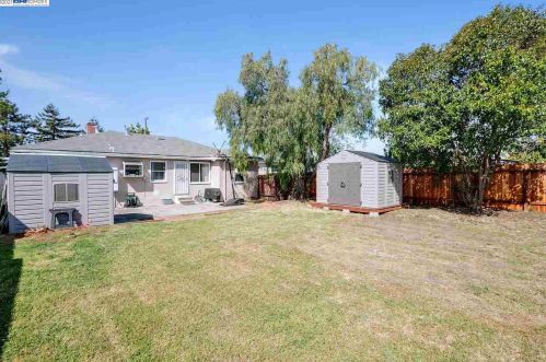 15928 Via Alamitos, San Lorenzo CA  94580-1435 exterior