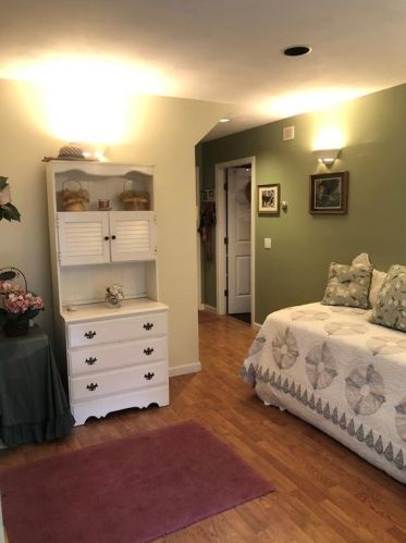 186 Riverdell Dr, South Kingstown RI  02874-2428 exterior