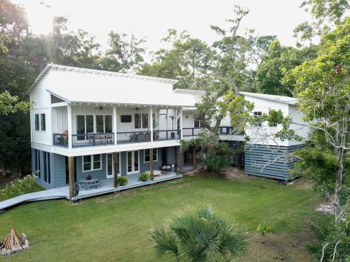 230 Sunset Trl, Freeport, FL 32439-4936