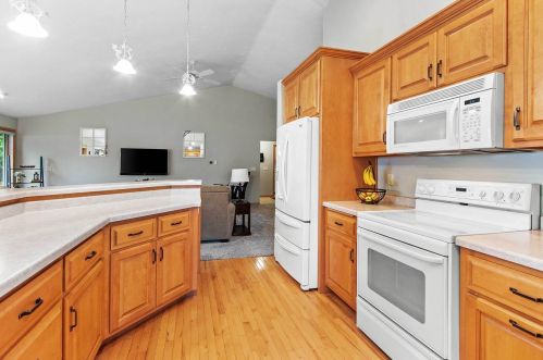 2722 Teresa Dr, Green Bay WI  54311-5586 exterior