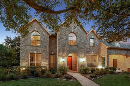 2209 Roadrunner Dr, Lewisville TX  75022-7885 exterior