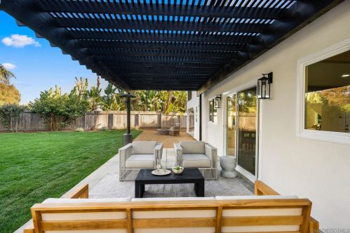 2216 Silver Peak Pl, Encinitas CA  92024-3145 exterior