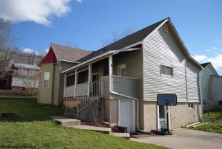 225 Beech St, Junior, WV 26275