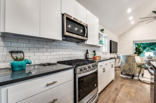 315 Oakcrest Dr, Richardson TX  75080-2520 exterior