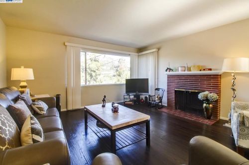 6171 Brookside Ave, Oakland CA 94618-1828 exterior