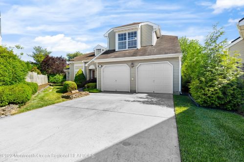69 Kentucky Way, East Freehold, NJ 07728-4622