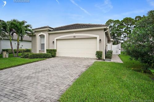 318 Maclay Way, Fort Pierce, FL 34986-1914