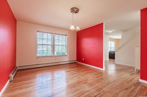 340 45th St, Copiague NY  11726-1017 exterior