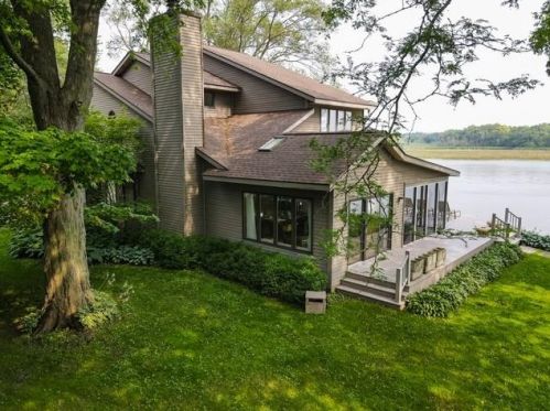 1202 Pearl Ct, Twin Lakes, WI 53181-9161