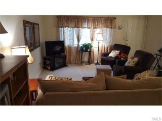 101 Huntington Tpke, Bridgeport, CT 06610-1445