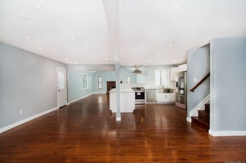 129 Thomas Ave, Bethpage NY  11714-1711 exterior
