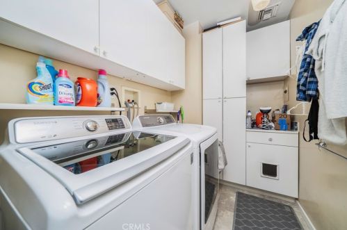 4262 Lemp Ave, North Hollywood CA  91604-2811 exterior