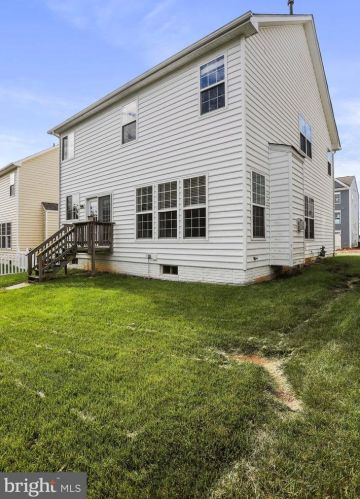 214 Union Ridge Dr, Charles Town WV  25414-4950 exterior