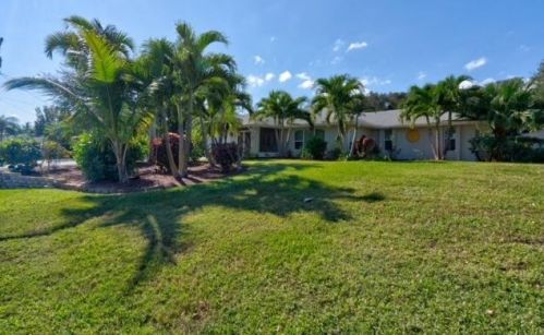 2022 Hanford Rd, Fort Pierce, FL 34952-8862