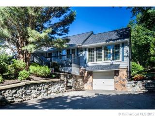 35 Summit Rd, Waterbury, CT 06712-1442